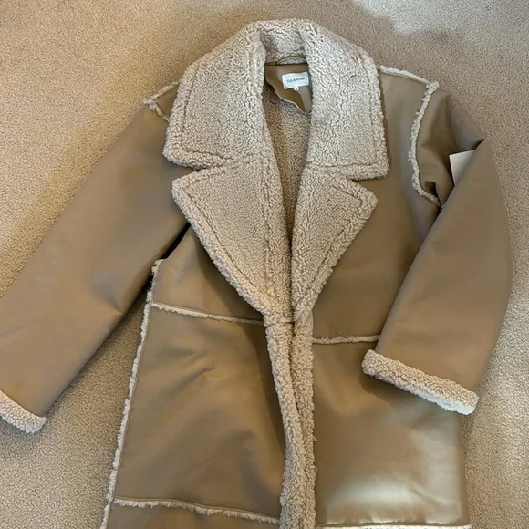 Tularosa Belen Sherpa Coat - M - Picture 3 of 3